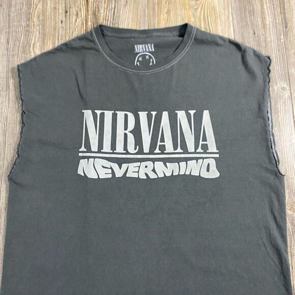 SOLD Nirvana Nevermind World Tour (Double Sided) T-Shirt Men's Size medium - Picture 2 of 7